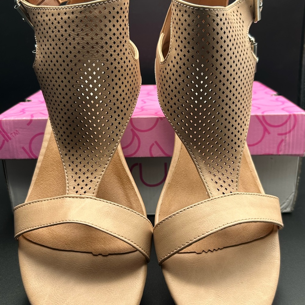 Sugar Women’s Blush Wedge Shoes Size 11 NWBox